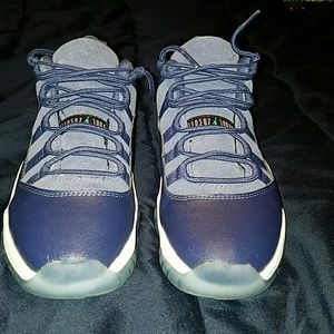 Air Jordan Lows Retro 11 Blue Moons